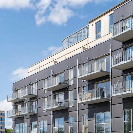 Modern Luxury Apartment *